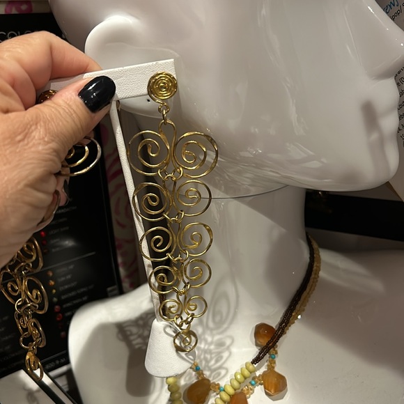 Incredible Artisan VintageShoulder Dusting Swirly Earrings-Boutique - Picture 5 of 6